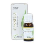 Olio essenziale puro di Cannella scorza Cuorerbe con confezione Boccetta di Olio essenziale puro di Cannella scorza Cuorerbe con confezione su sfondo bianco