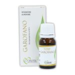 Boccetta di Olio essenziale puro di Garofano Chiodi Integratore Cuorerbe con confezione su sfondo bianco