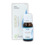 Olio essenziale puro di Issopo Cuorerbe con confezione Boccetta di Olio essenziale puro di Issopo Cuorerbe con confezione su sfondo bianco