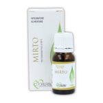 Olio essenziale puro di Mirto Cuorerbe con confezione Boccetta di Olio essenziale puro di Mirto Cuorerbe con confezione su sfondo bianco